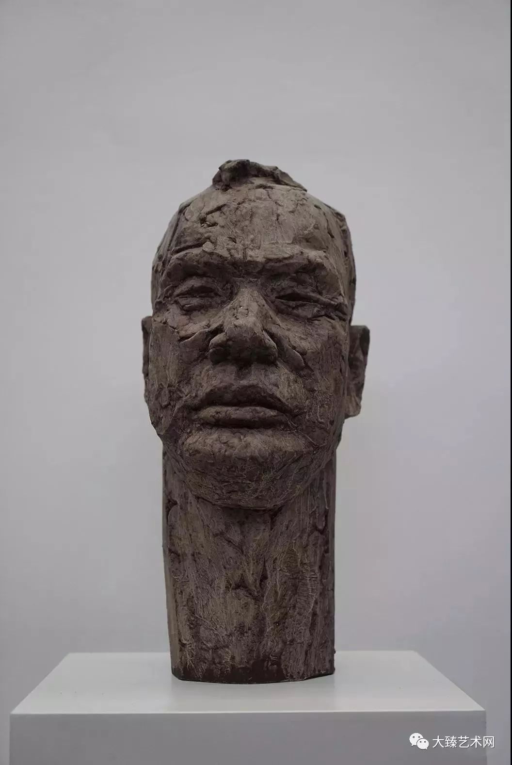 雕塑家陈涛他一直致力于人物题材的雕塑创作