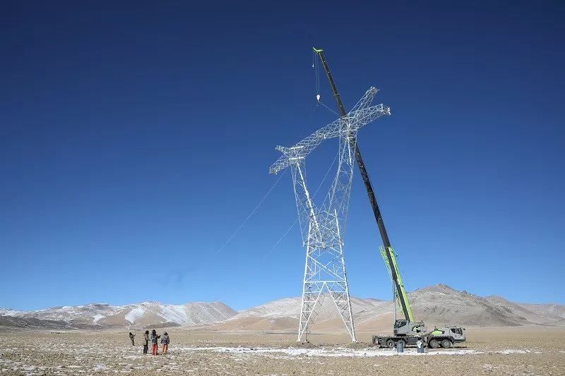 3006基,完成基礎澆築2850基,立塔564基;6座變電站主體建築均已封頂