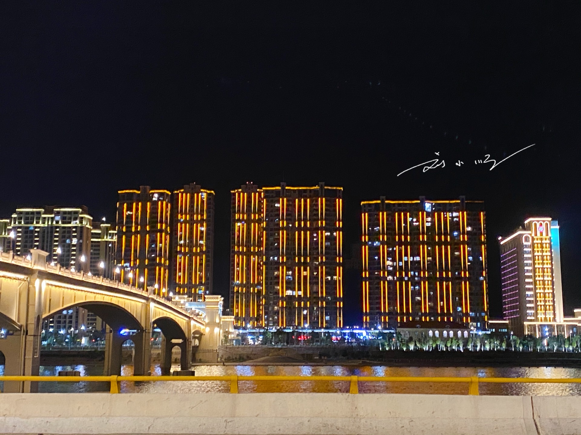 浙江省青田县最美网红人行桥,满满的欧洲风,却没人知道名字