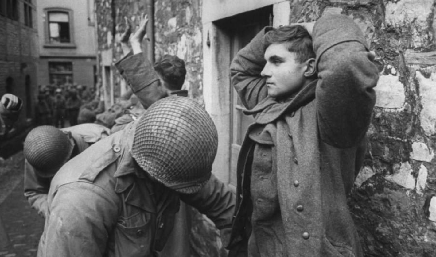 二战最胆小国家:开战仅30天就投降,战争胜利后却成了世界5大国