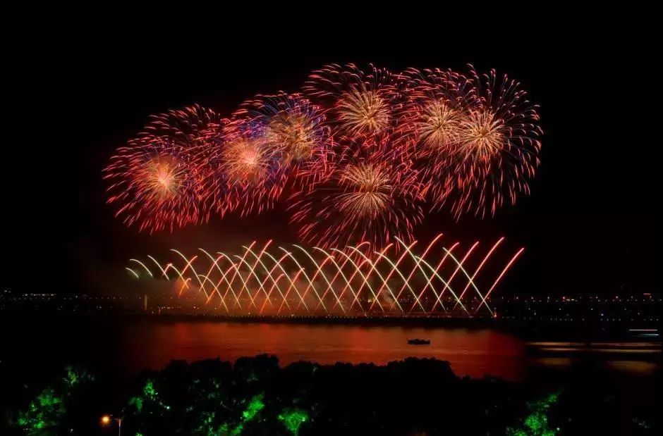 今天晚上来南湖看烟花了!最佳赏"花"位置曝光