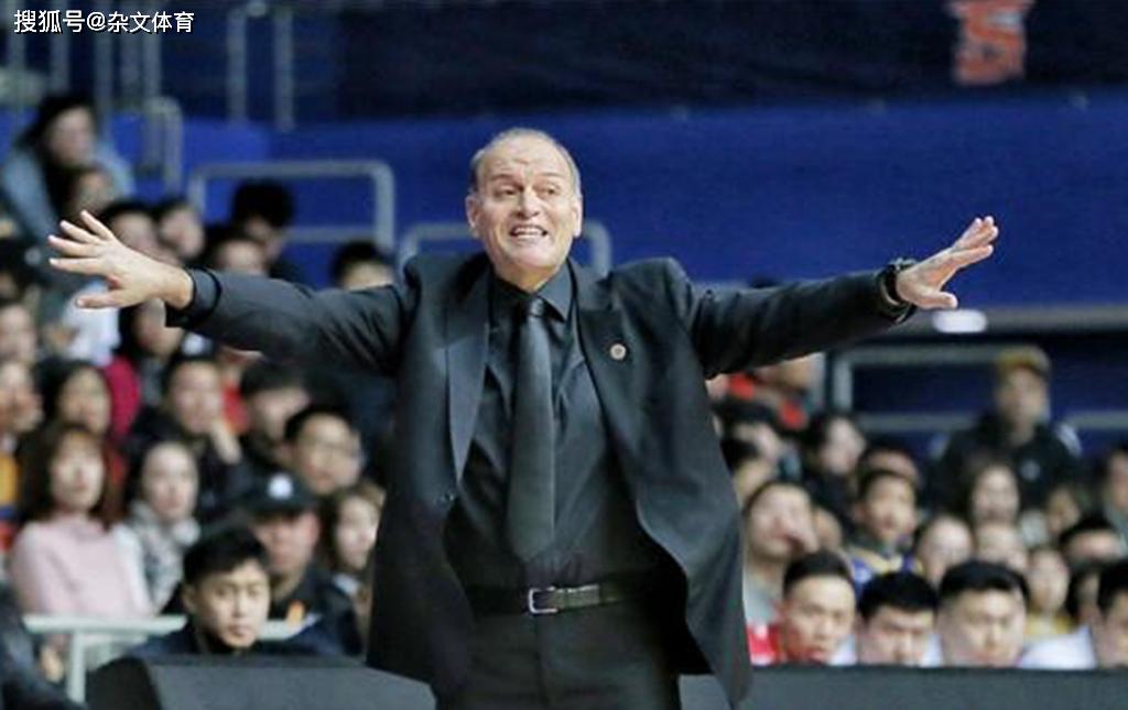 原创李秋平接任者得人心!边缘球员成首发,球迷:郭士强也做不到