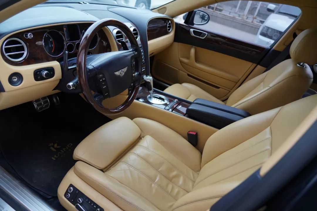 2005款宾利飞驰60t标准型