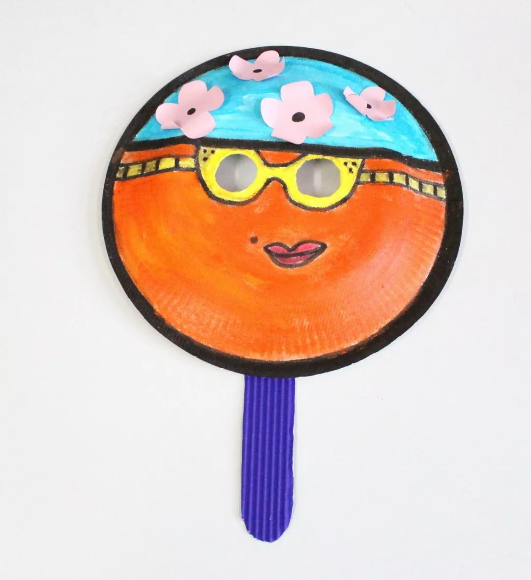 李顺贤 小三班撕纸粘贴《公园》全体小朋友 小二班折纸《我们的小鱼》