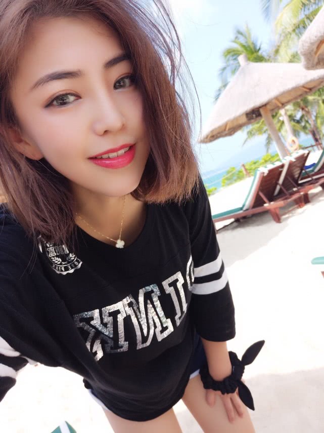 原创网曝奔驰女露小宝晒身份证表明自己没整容脸是纯天然的