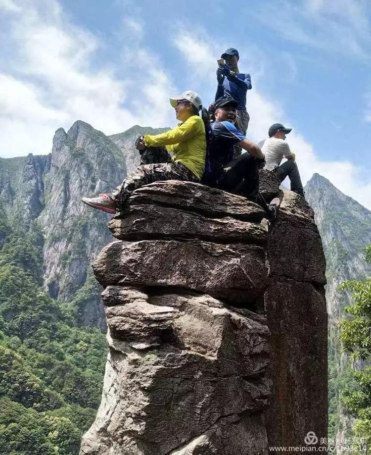 6瑞安:自古東甌第一峰溫州瑞安金雞山原名巾子山,位於青田縣湯垟鄉與