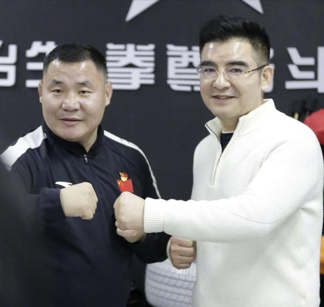 原创中国拳击冠军同框陈光标获力挺成唯一打平洛马琴科的中国人