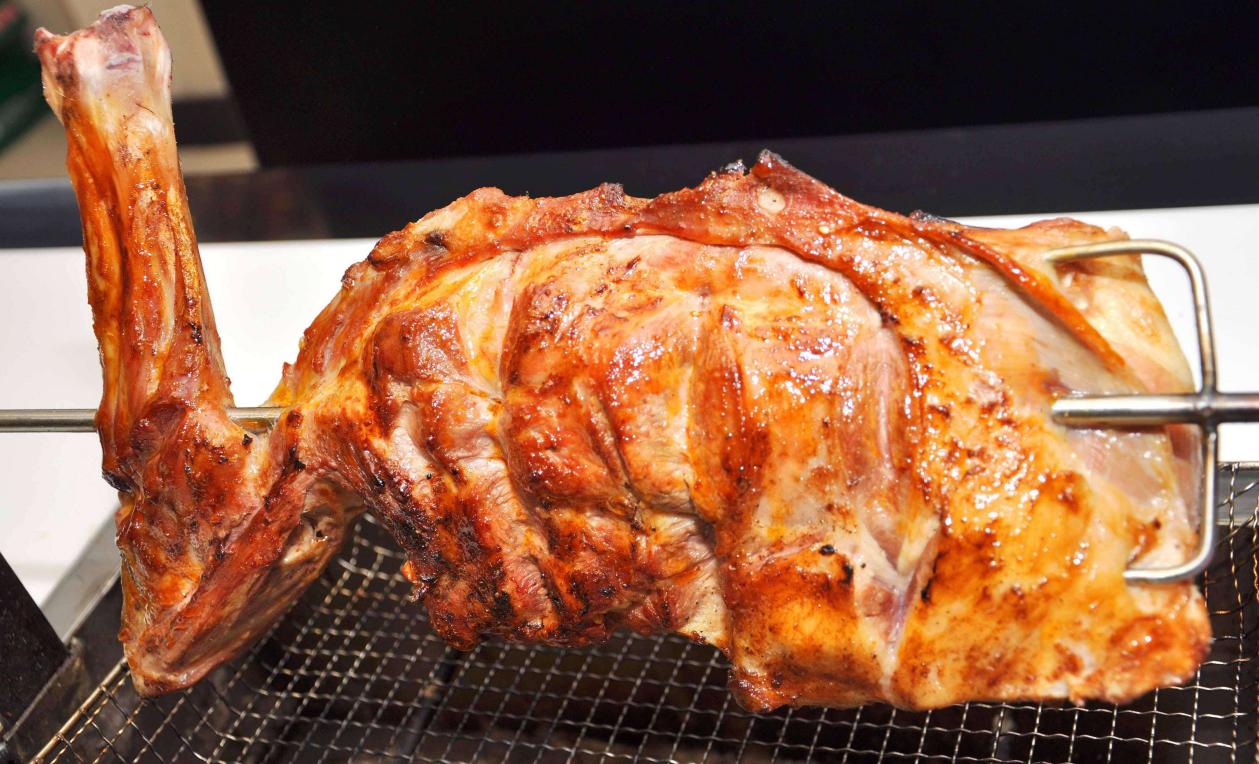 整条羊腿放入烤箱,吃起来才叫过瘾_要点