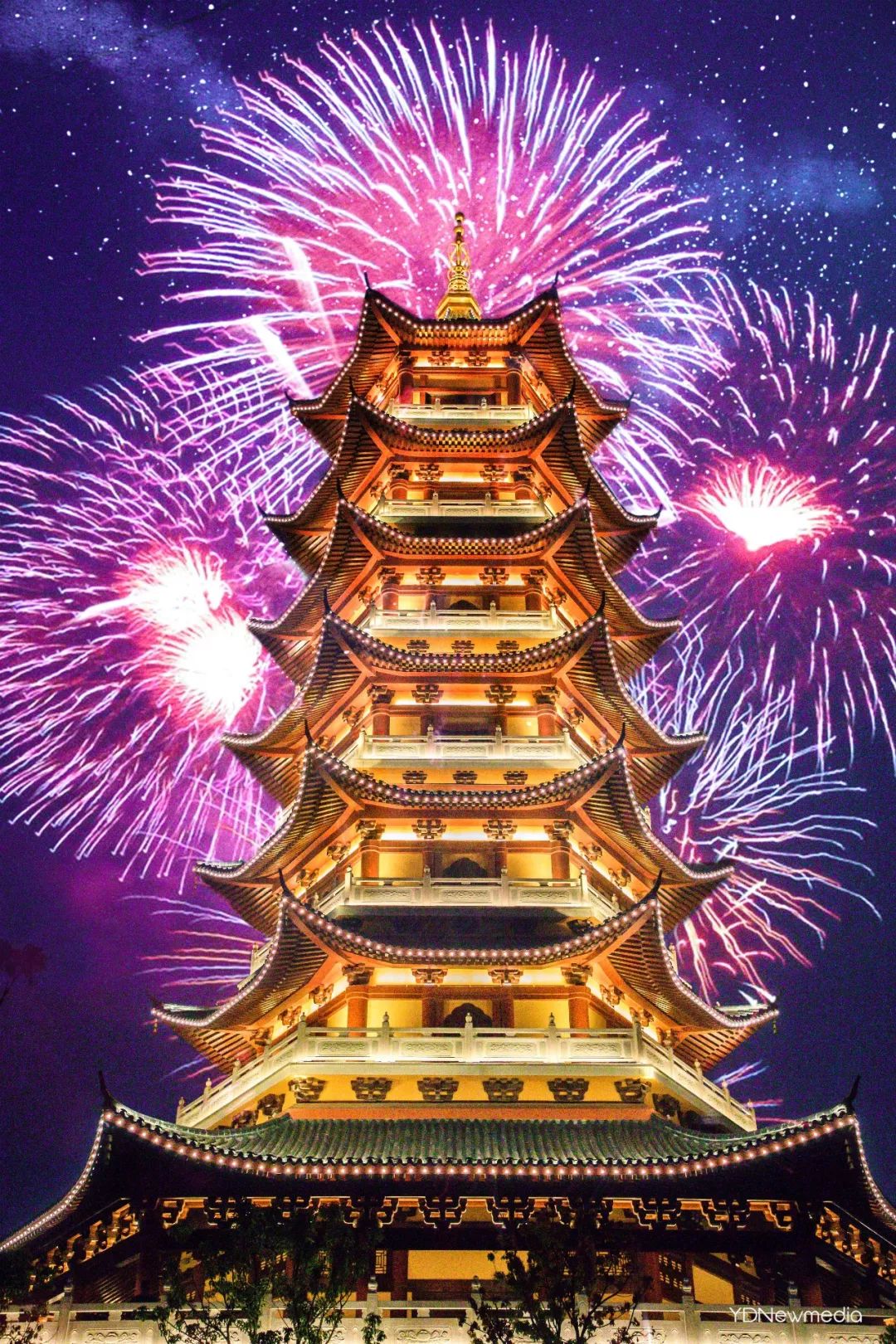 刷100次都不过瘾的荆州方特过年喊你看烟花