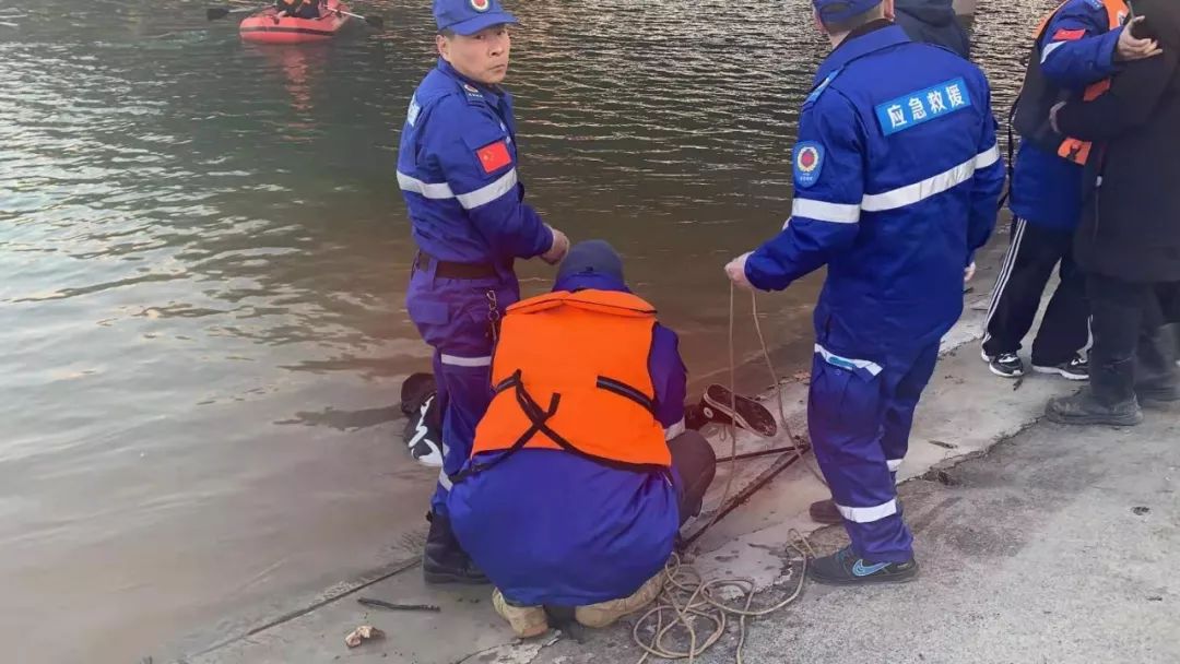 水下声呐成像探测死尸图片