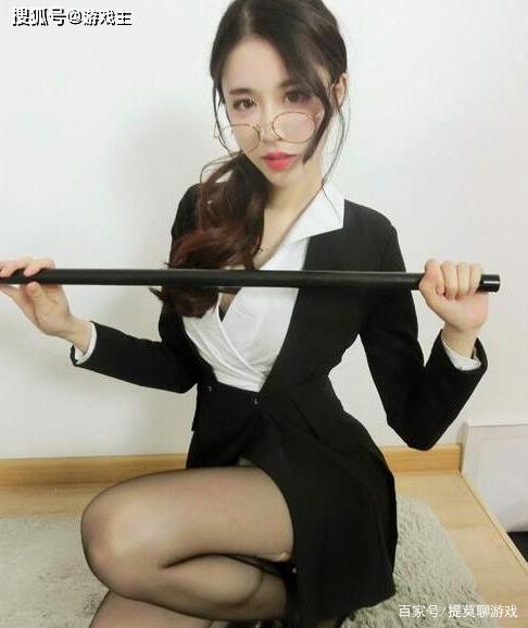 轩子巨2兔穿着钻石裙出席盛典娇羞可爱成为全场焦点