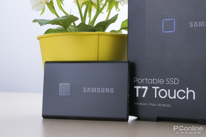三星t7 touch移动硬盘首发开箱:硬盘也玩指纹加密了