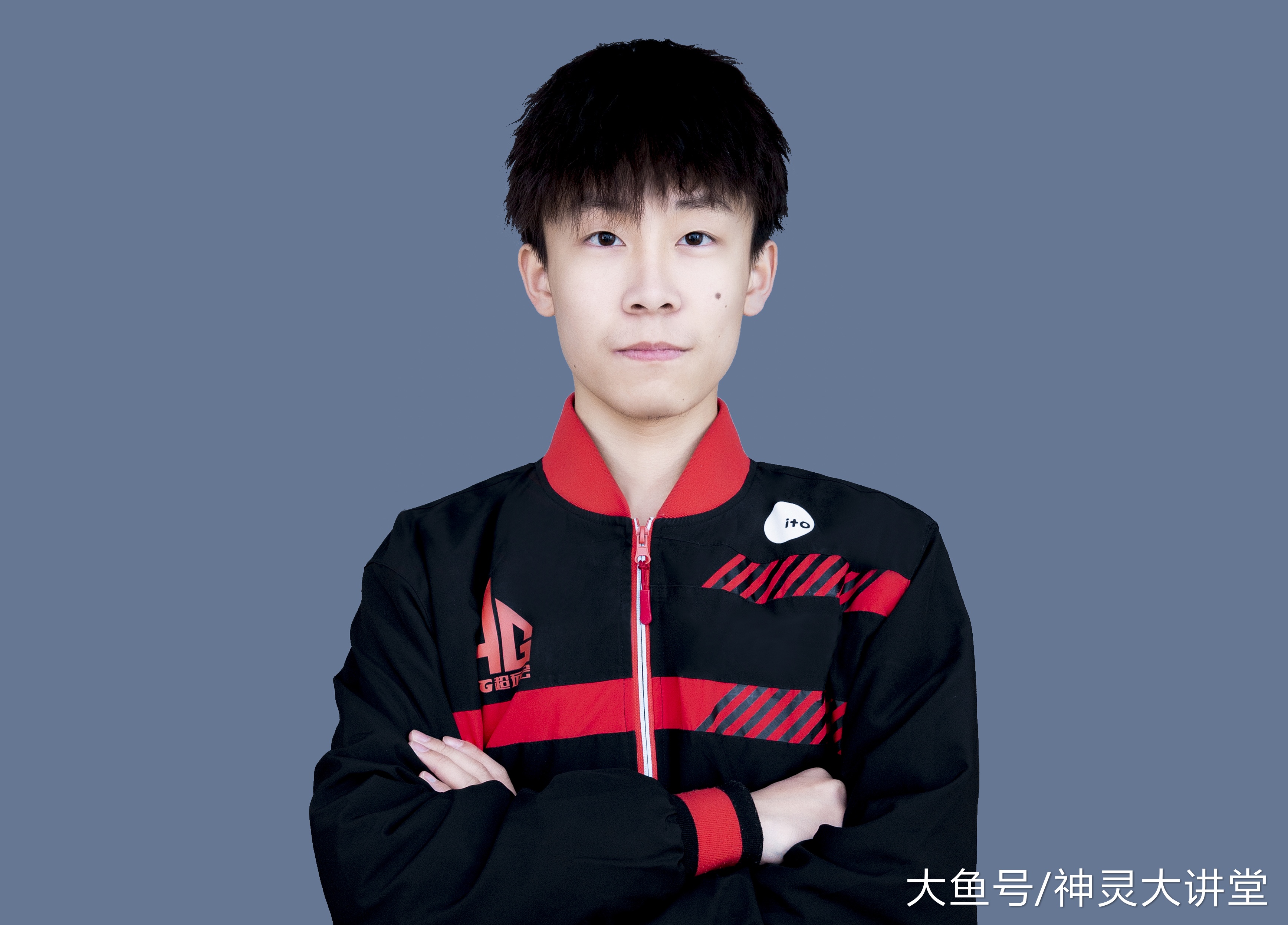 王者荣耀:无痕,最初和七年转会ag,后者受欢迎,为何无痕被骂?