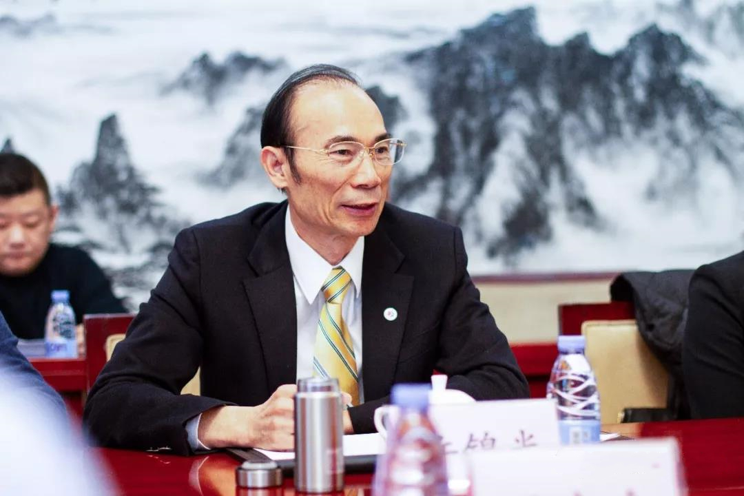 社会救助委员会主任委员许锦光社会救助委员会干事张萍围绕"生命绿茵