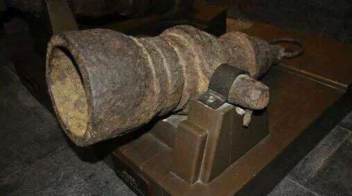 曲射火炮,主要发射实心弹和榴弹早期的榴弹铸造技术的落后,空心壳体是