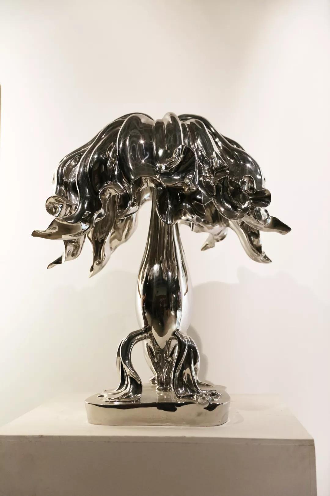 高孝午被全世界盗版的中国艺术家