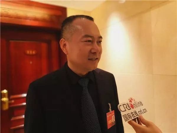 省政协委员,盟省委企业委员会主任,西安高新区社会管理局局长刘国兴