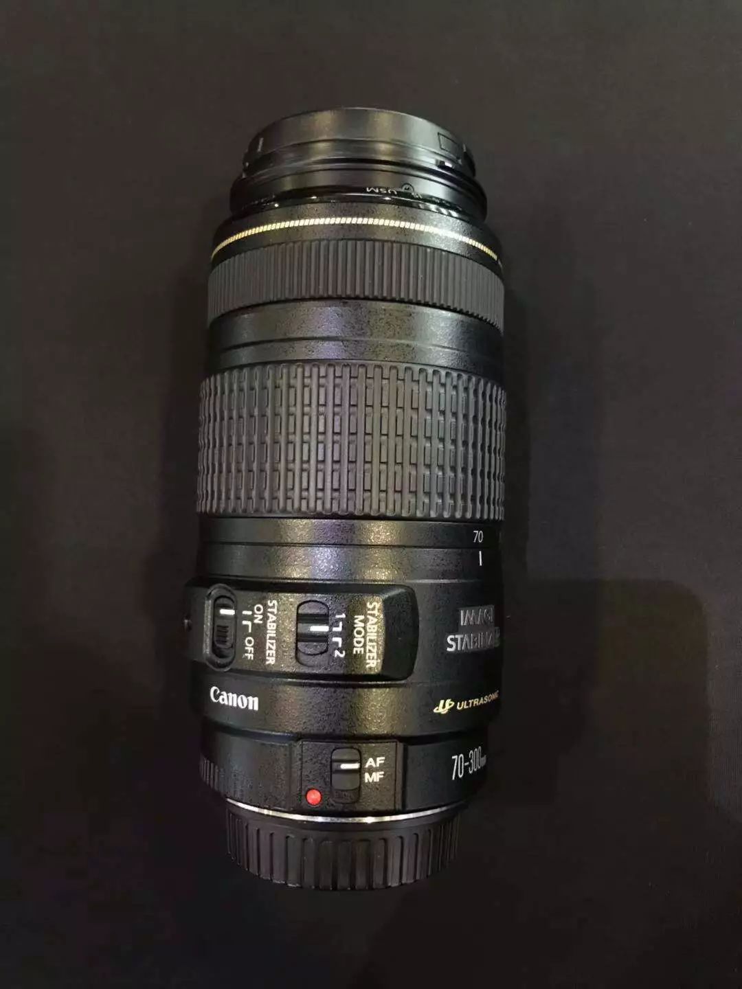 3,佳能70-300 一代防抖 小黑 成色97新 1600元2,适马60-600 佳能口
