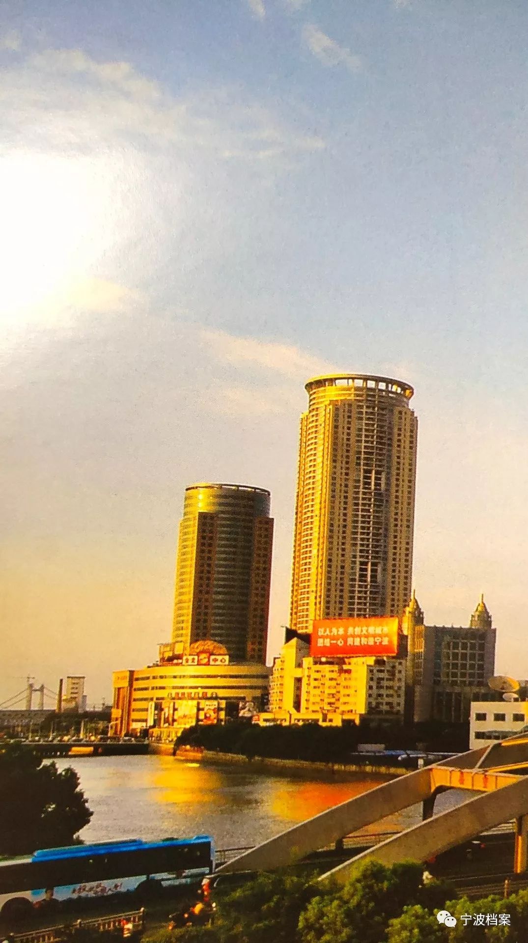 宁波人,这个地方你还眼熟吗?曾经核心商区,如今却冷落如此!_金光