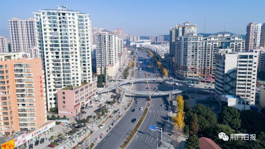 十里牌天桥街景 版权归原作者所有追梦何须去远方,荆门就是好地方.