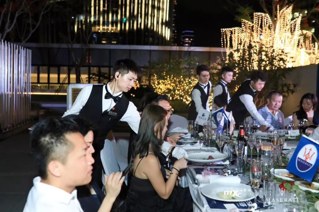 果不其然,近期陆续有奢侈品,国际设计师品牌进驻深圳湾万象城.