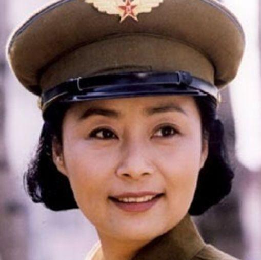 刘佳--《干杯,女兵们》.