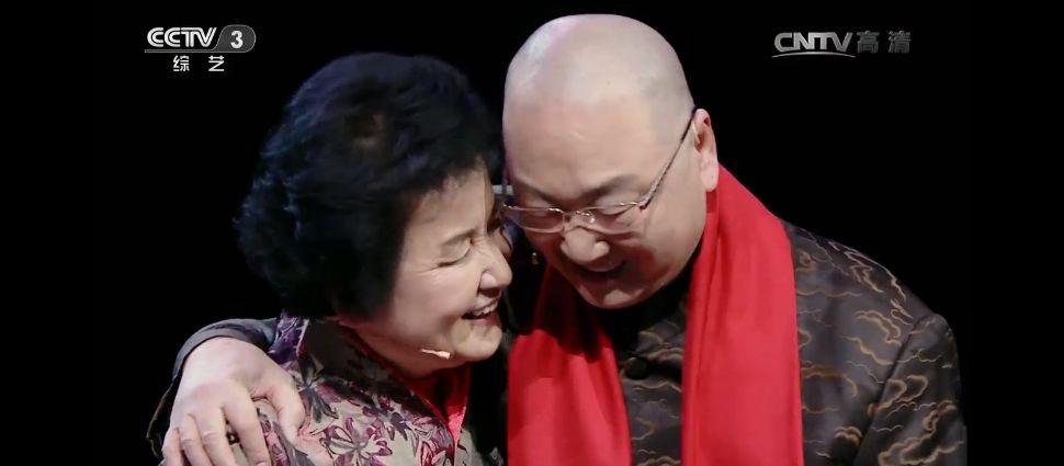 97384岁老人独自坐火车千里看病重老伴站票也行我要去见她最后一面