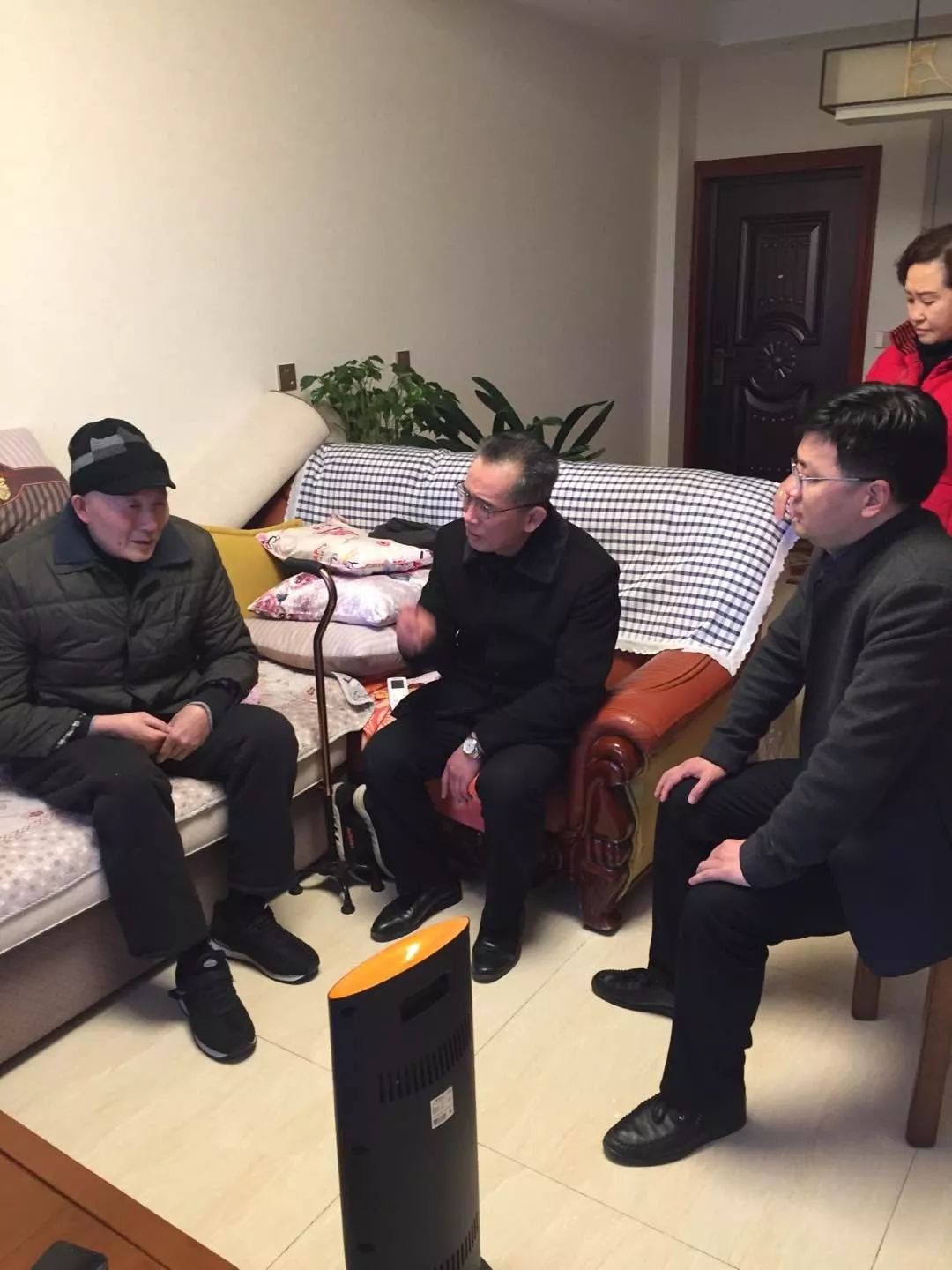 岁寒情深南部中学开展春节送温暖慰问活动