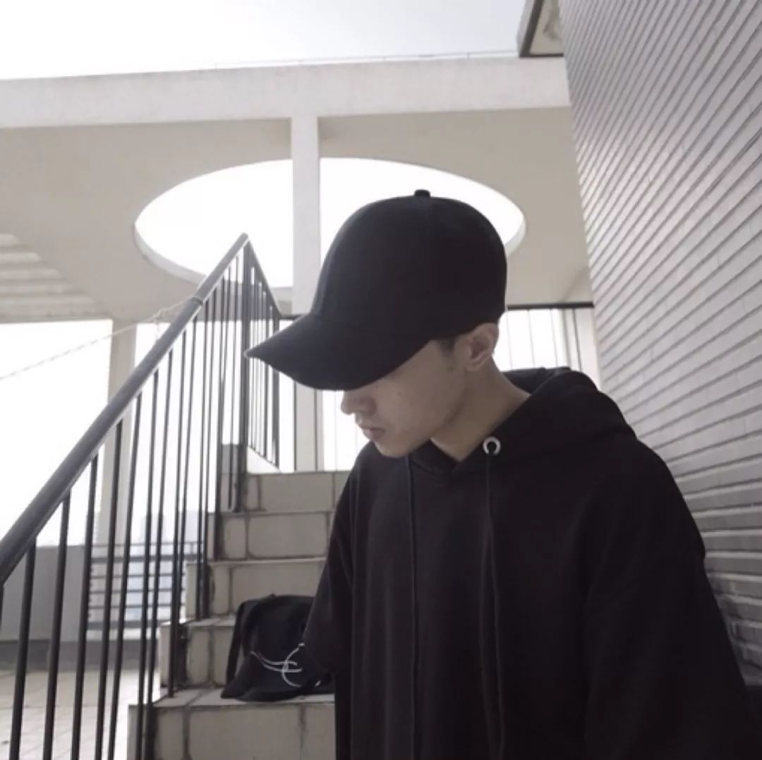 头像丨网恋始于照片止于见面