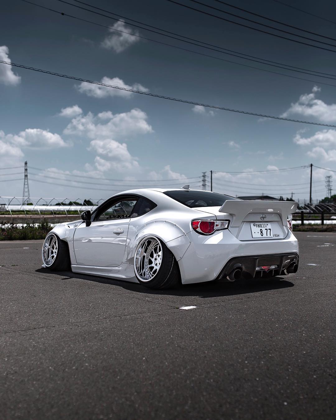 只爱玩转"纯白素净"改装风格的丰田86!