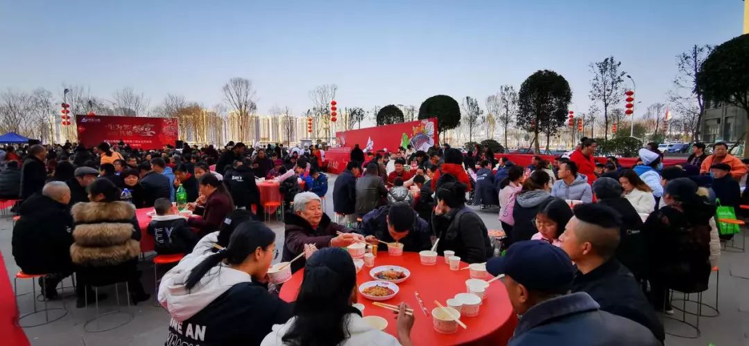 阳光万家宴为业主开席一起吃一次最盛大的团圆饭,在