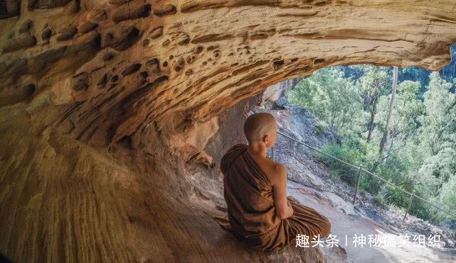 人认为这些修行者放弃家人放弃生活与自由,去到山崖山洞中长期打坐