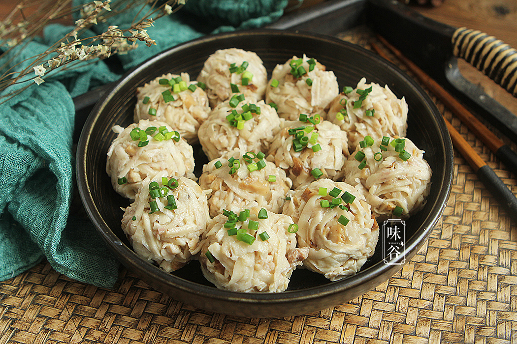 除夕将至,芋头这样做,绵香软糯,一上桌就光盘,团团圆圆寓意好_丸子