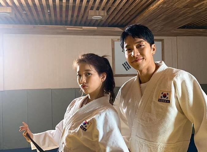 国民初恋裴秀智晒孕照引热议未婚先孕成下一个金钟大