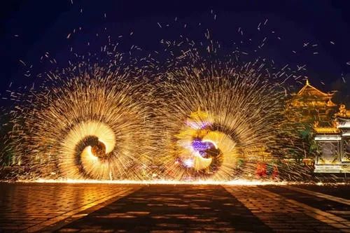 新春巨献园博园首届大型铁水烟花庙会国际灯会灯笼节大年初一火热开放