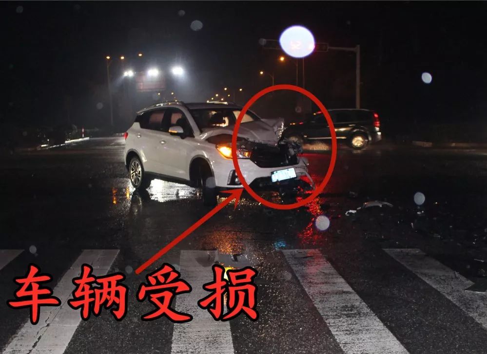 句容一路口发生车祸,临时号牌就能"闯红灯"?结果