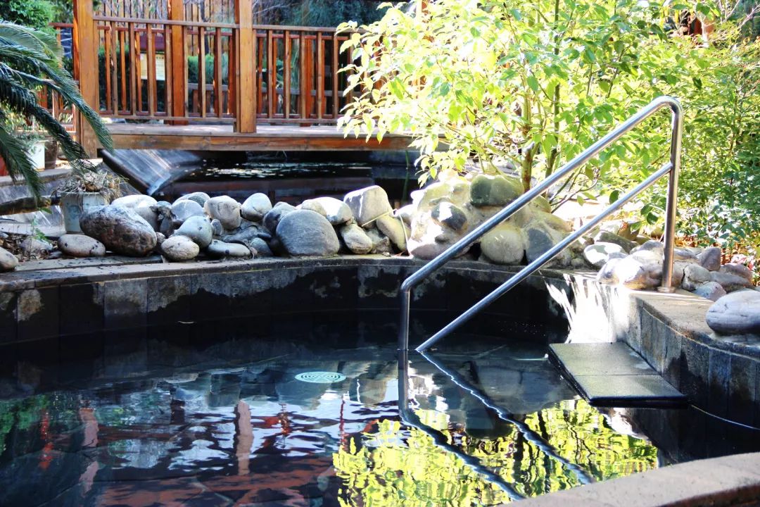 世外小桃源丽水泡温泉纯中药泡池等您来