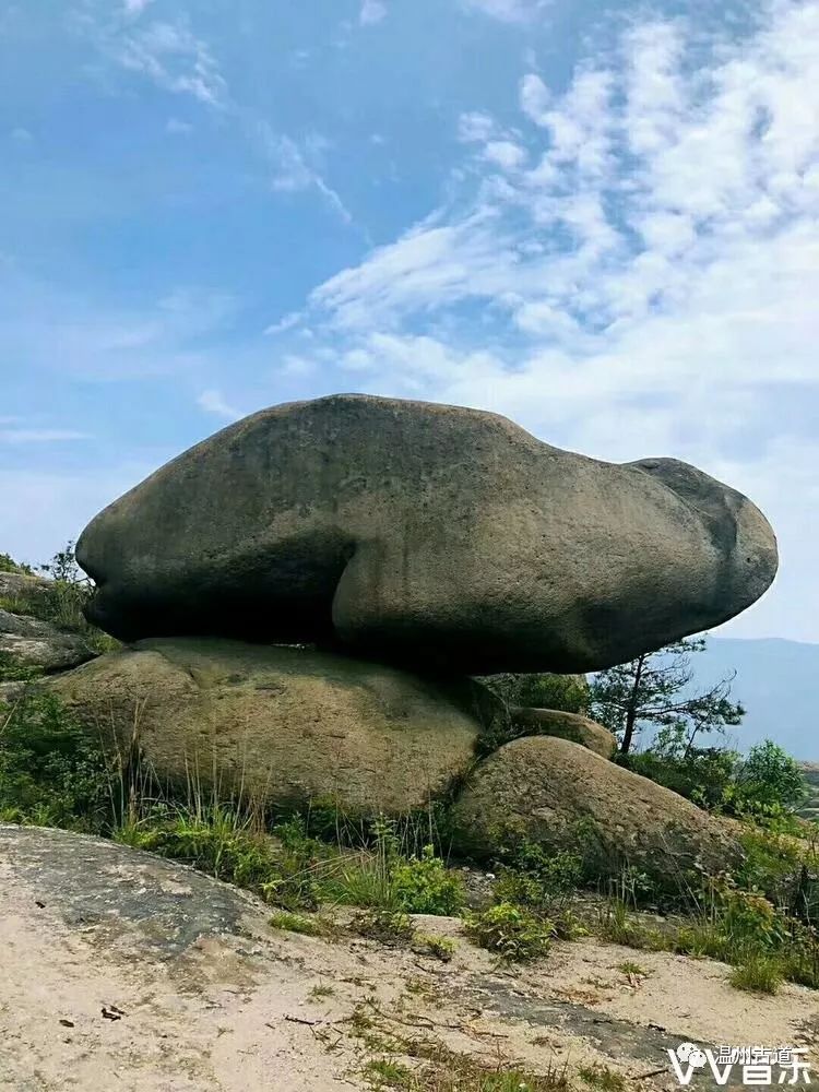 民间传说大罗山有十八张金銮椅,有机会都去坐一坐.