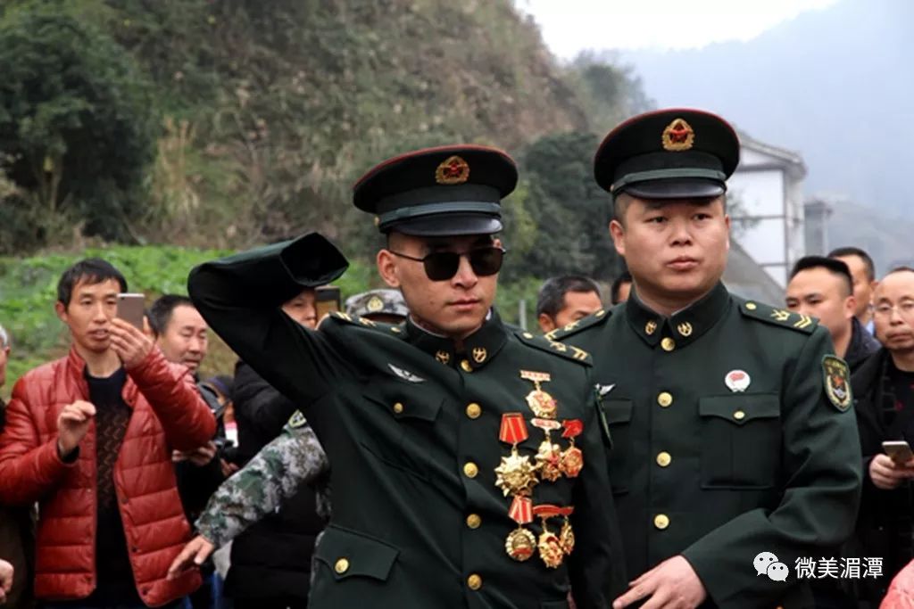 今天,排雷英雄杜富国回到家乡湄潭啦!-搜狐大视野-搜狐新闻