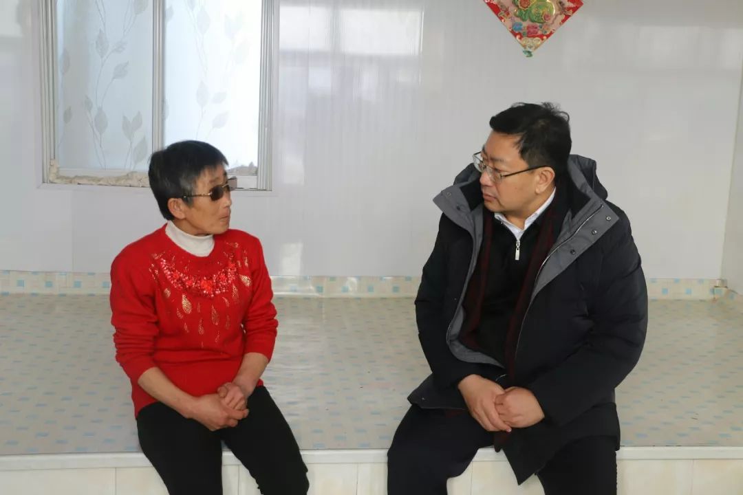 市领导韩辉,张国骏深入我县城乡走访慰问