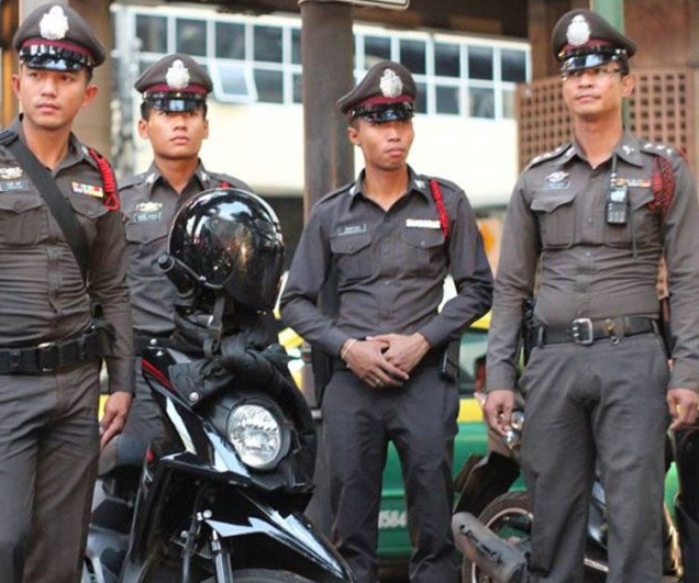 所以说,泰国的警服这样设计就是为防止警察受贿,从中体现