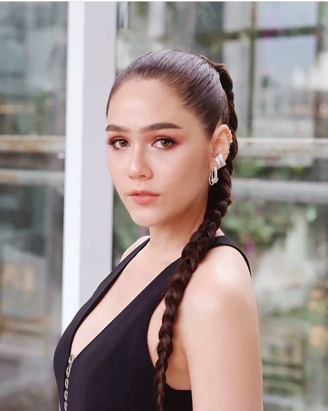 chompoo araya,阿拉亚·爱尔柏塔·亥盖特,泰国女演员.