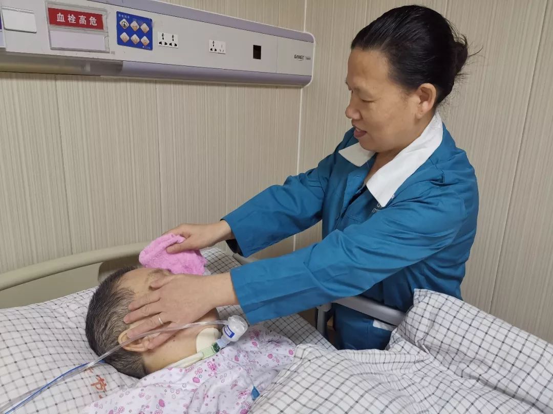 规范化陪护管理为您解决家庭陪护病人的难题