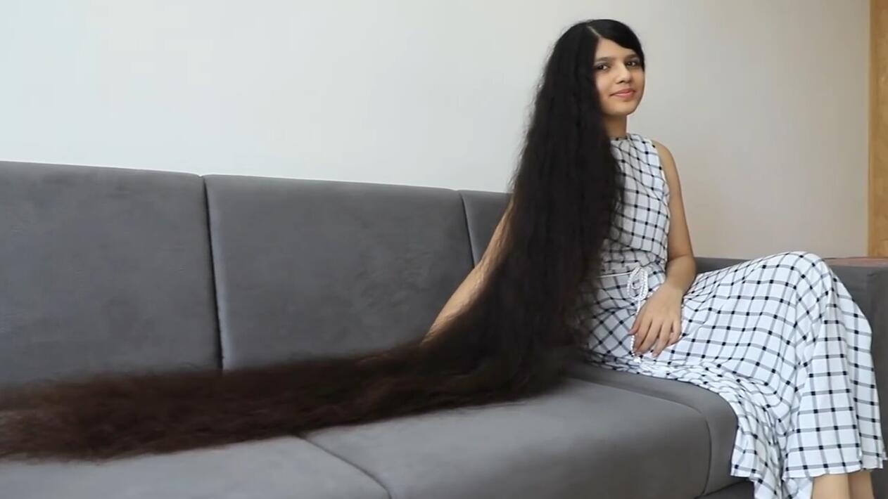 印度少女十年未剪头发长1脛2曾创造吉尼斯世界纪录