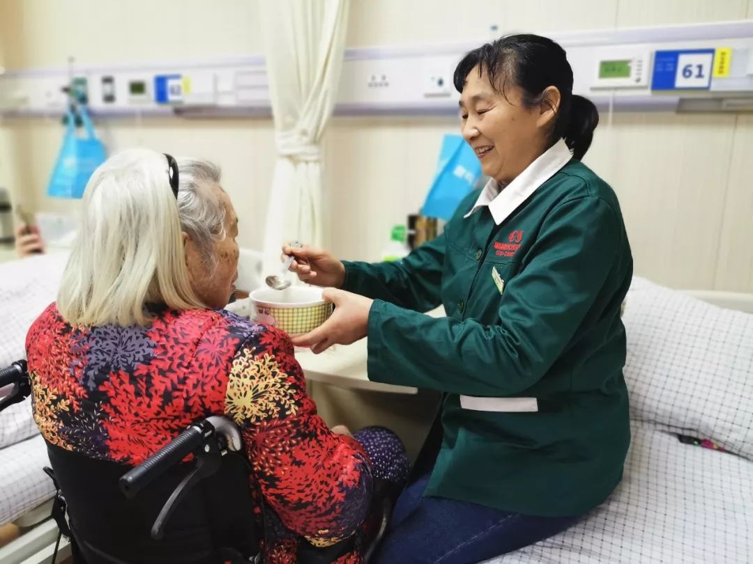 规范化陪护管理为您解决家庭陪护病人的难题