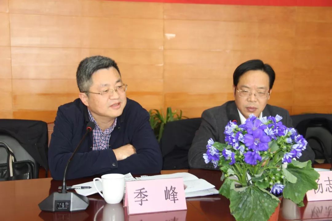 保税区管委会副主任季峰充分肯定了南沙举重40年来取得的骄人成绩