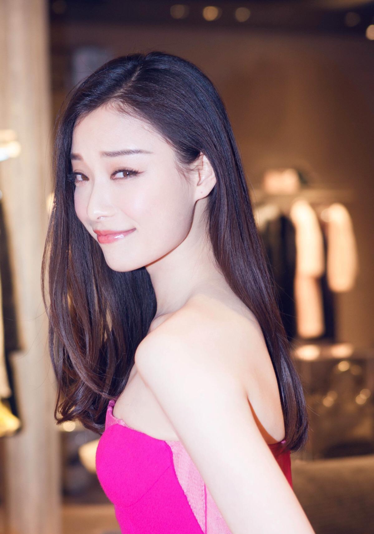 这样的倪妮真美