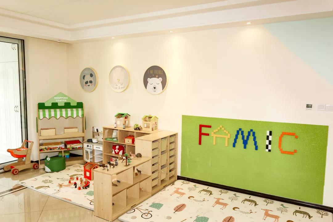 左侧综合认知区右侧是角色扮演区及乐高搭建区托婴房预约参观地址青岛