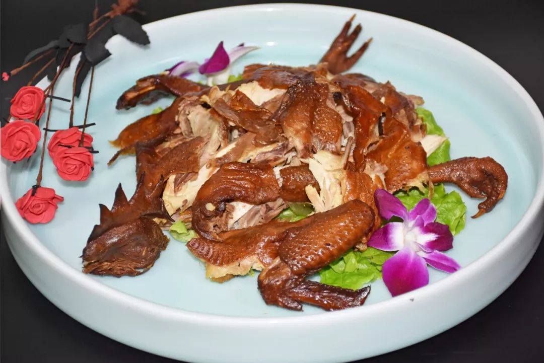 春节美食,一家人把酒言欢,潍坊蓝海大饭店春节期间,火树银花迎玉鼠