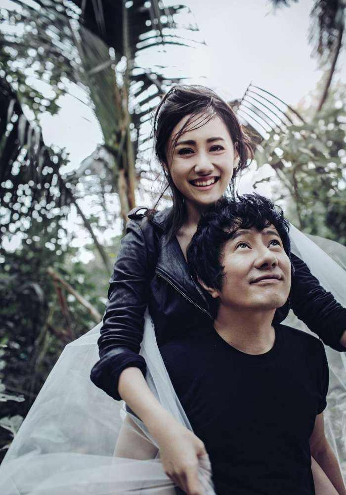 郑钧前妻近照做单亲妈妈12年了一个人生活至今没有再婚